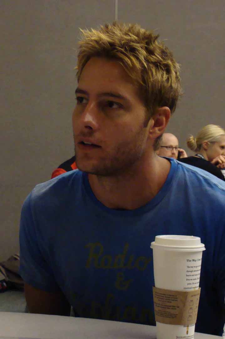 Justin Hartley was a big hit at the Smallville panel at Comic Con on Sunday
